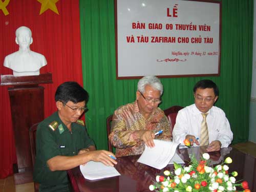 Bà Rịa-Vũng Tàu Bàn giao 9 thuyền viên tàu Zafirah bị cướp biển tấn công cho cơ quan ngoại giao